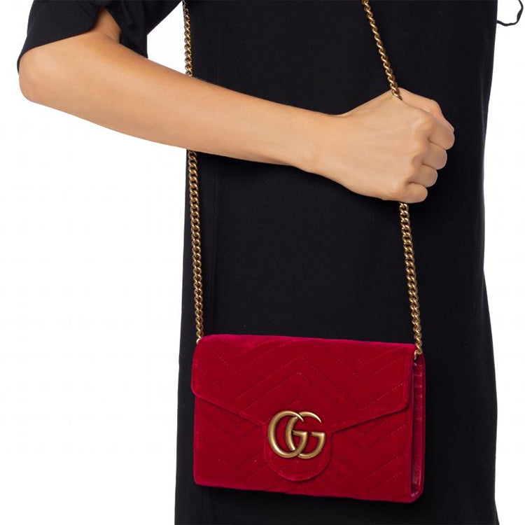 (WMNS) Gucci GG Marmont Gold Logo Distress Velvet Chain Shoulder Messenger Bag Mini Red 474575-9QIDT-6433