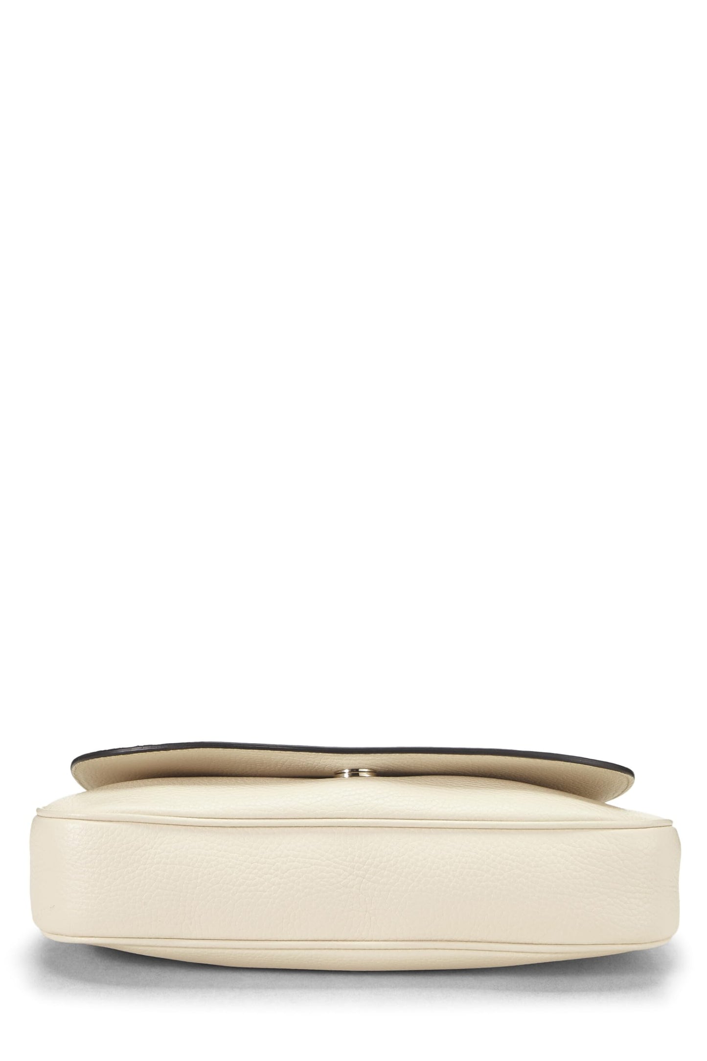 Gucci,  Beige Grained Leather Soho Chain Flap Crossbody, Gold