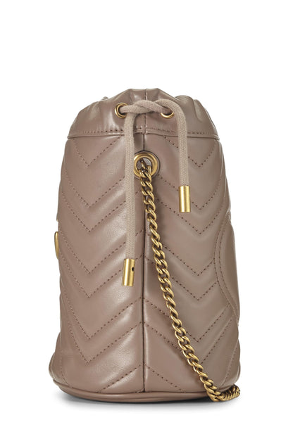 Gucci,  Beige Leather GG Marmont Chain Bucket Bag Small, Beige