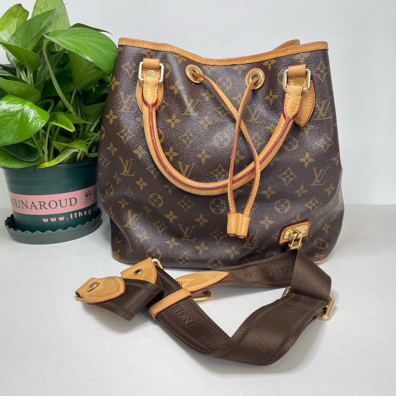 Louis Vuitton Monogram Brown Leather Drawstring Shoulder Bag Medium