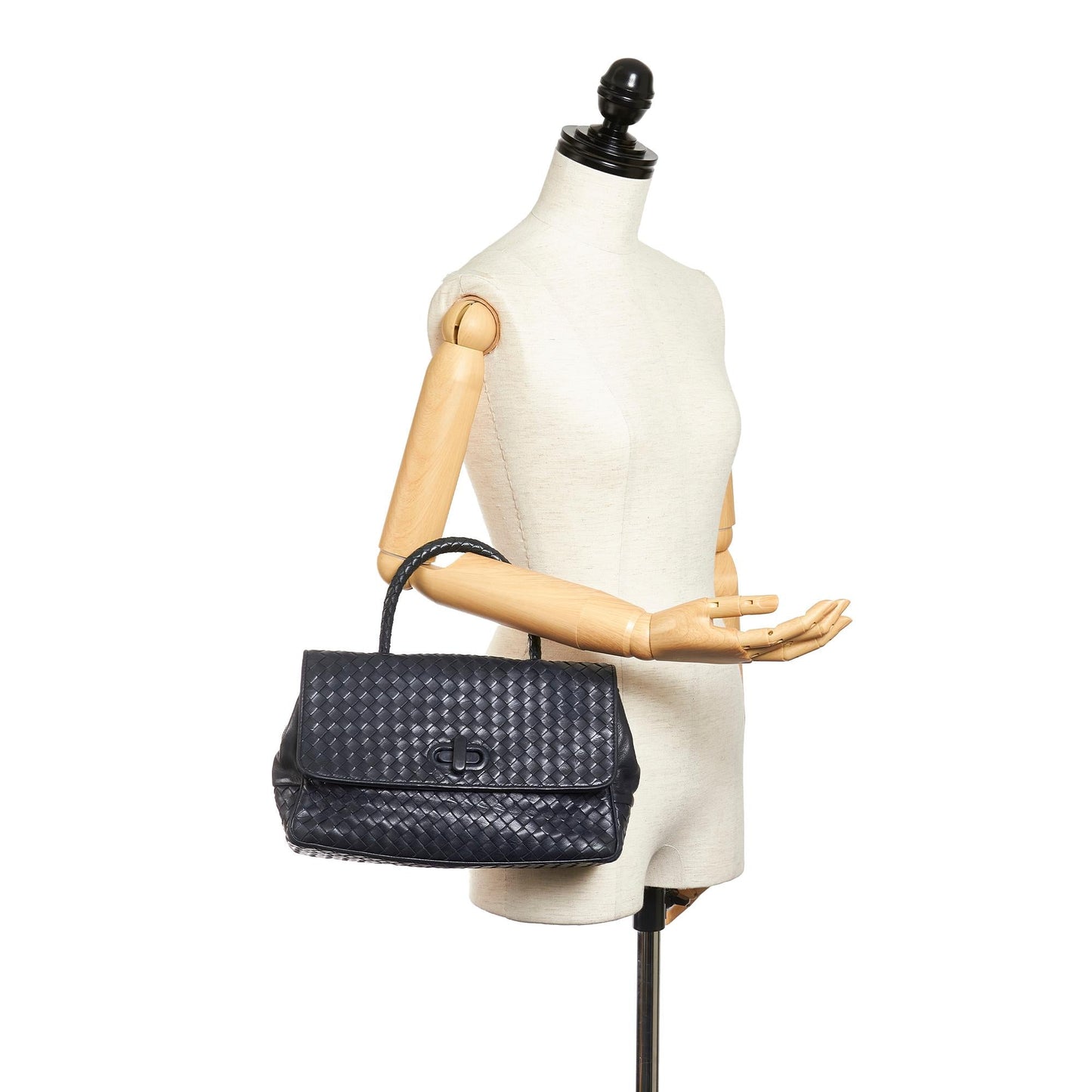 Bottega Veneta Intrecciato Leather Handbag (SHG-27385)