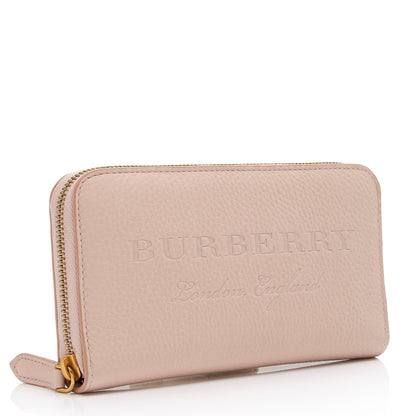 Burberry Grainy Calfskin Embossed Logo Zip Around Wallet (SHF-hNiaCM)