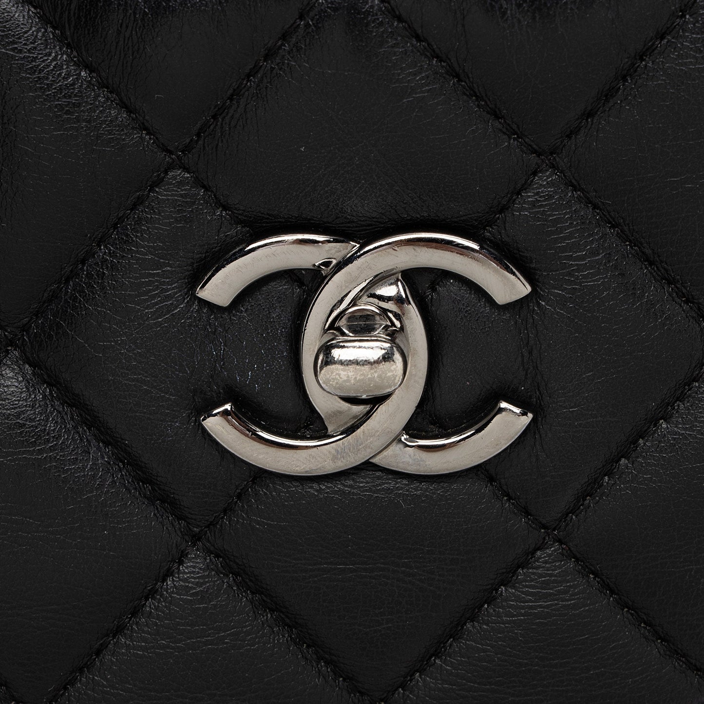 Chanel Grained Calfskin CC Large Shopping Tote (SHF-eEf2Jo)