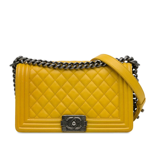 Chanel Medium Calfskin Boy Flap (SHG-vhLQuD)