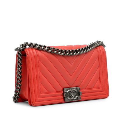 Chanel Medium Calfskin Chevron Boy Flap (SHG-w8KmMC)