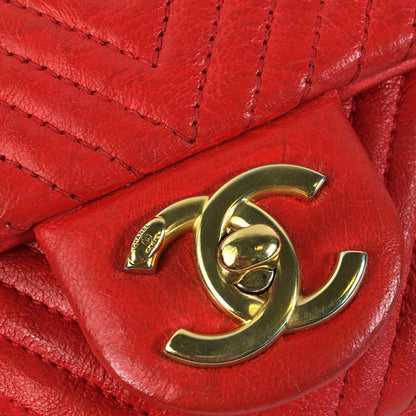 Chanel Medium Wrinkled Calfskin Quilted Chevron Medallion Charm Surpique Flap (SHG-Xm49iv)