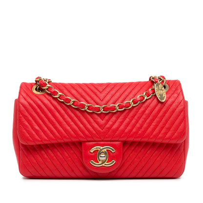 Chanel Medium Wrinkled Calfskin Quilted Chevron Medallion Charm Surpique Flap (SHG-U42TJR)