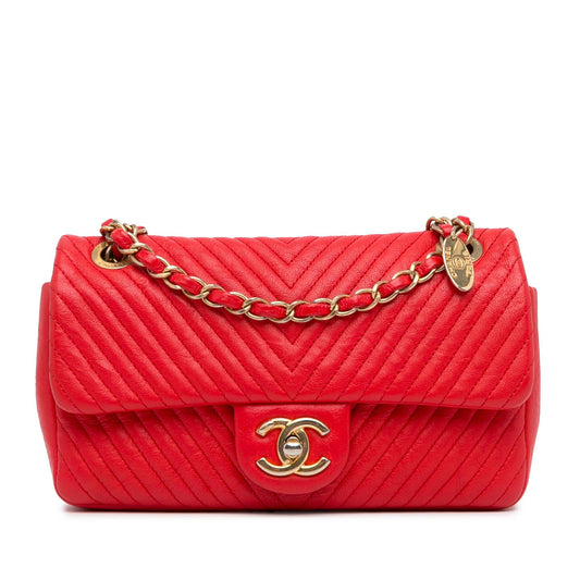 Chanel Medium Wrinkled Calfskin Quilted Chevron Medallion Charm Surpique Flap (SHG-U42TJR)