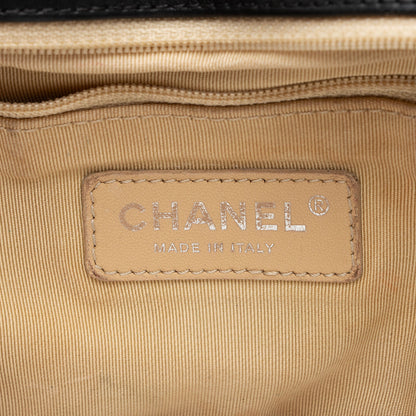 Chanel Patent Leather Coco Boy Medium Flap Bag (SHF-qtoszA)