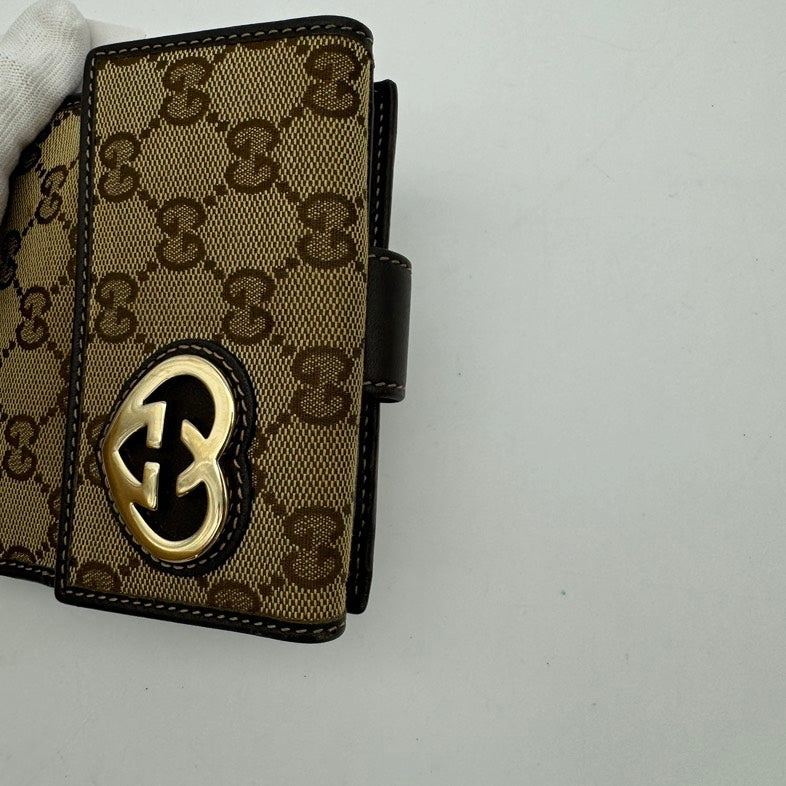 Gucci Beige Canvas GG Logo Clutch Wristlet With Heart Closure