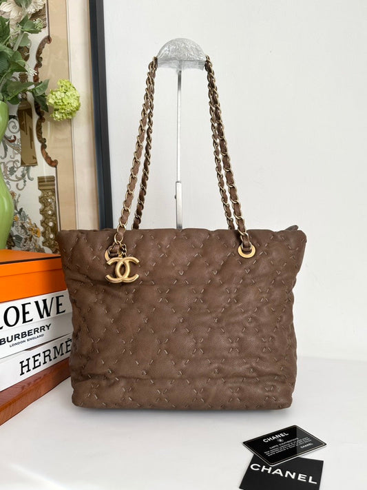 Chanel Brown Quilted Leather CC Chain Shoulder Bag Medium