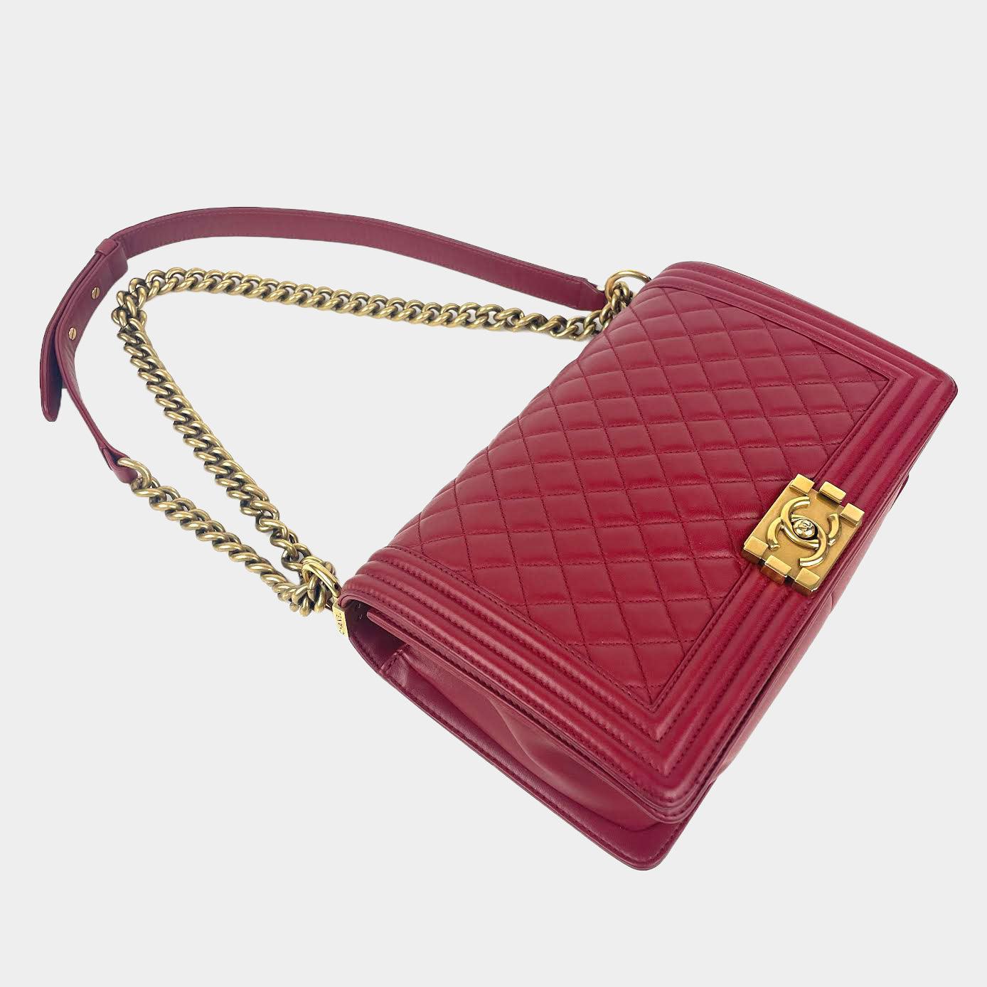 CHANEL New Medium Boy Bag - Burgundy