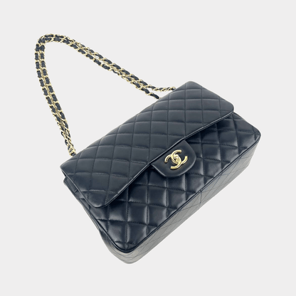 CHANEL Jumbo Dbl Flap Quilted Lambskin w/gold