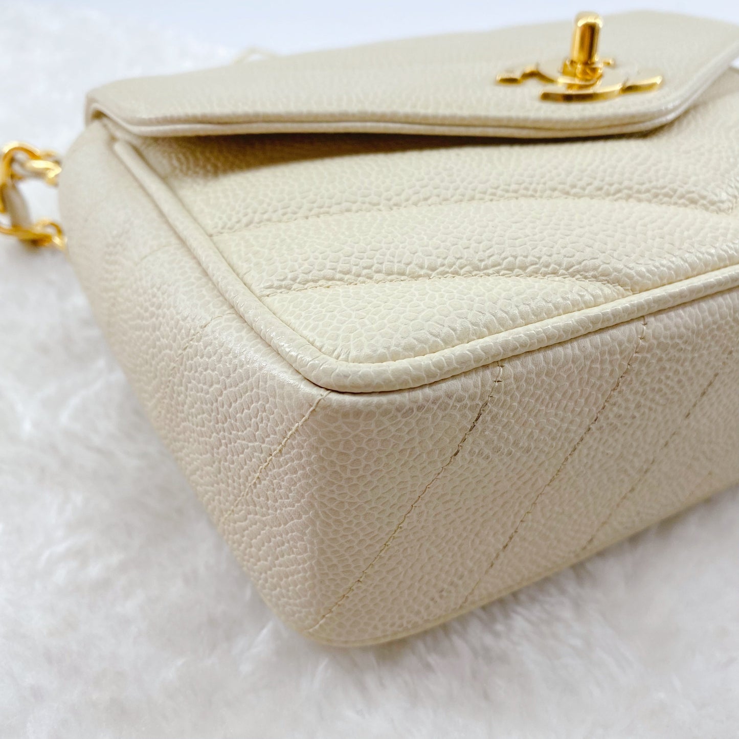 Chanel Cream Vintage Caviar Leather V Stitch Shoulder Bag