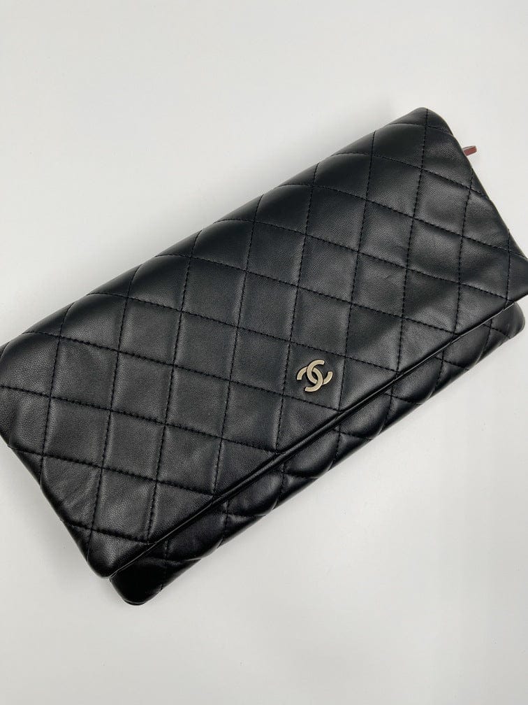 Chanel Matelasse Lambskin Leather CC Clutch bag in Black