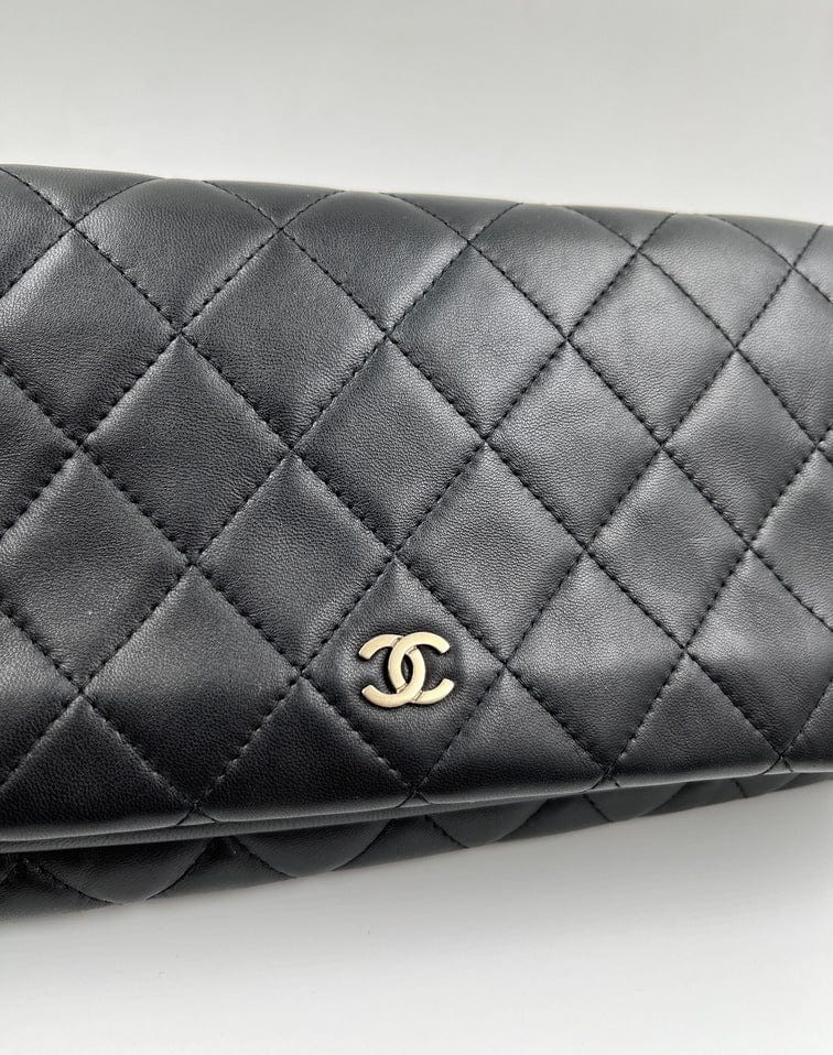 Chanel Matelasse Lambskin Leather CC Clutch bag in Black