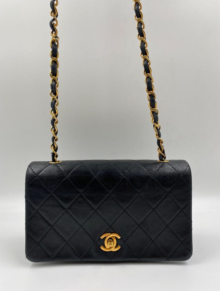 Chanel Vintage Crossbody Flap bag