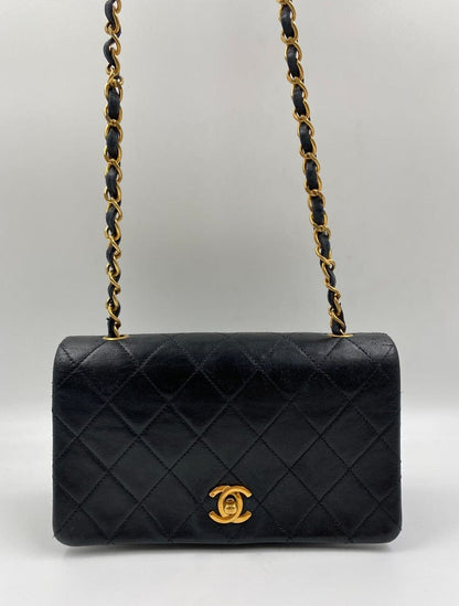 Chanel Vintage Crossbody Flap bag