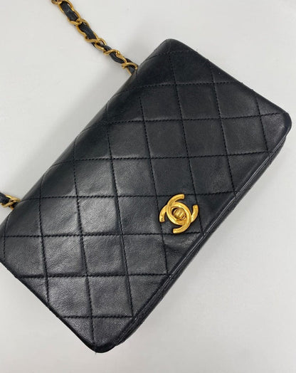 Chanel Vintage Crossbody Flap bag