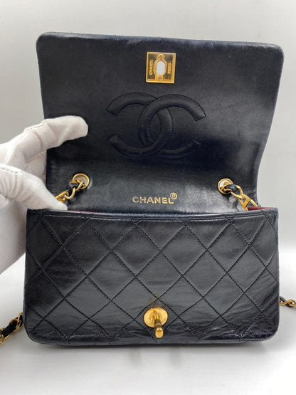 Chanel Vintage Crossbody Flap bag