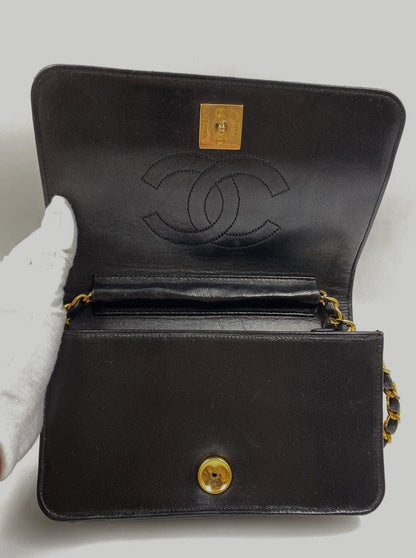 Chanel Vintage Crossbody Flap bag