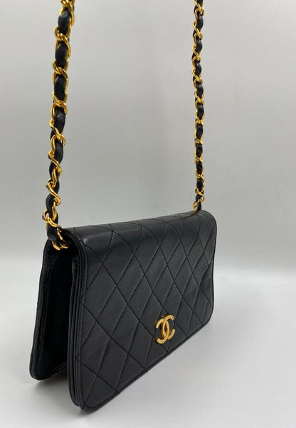 Chanel Vintage Crossbody Flap bag