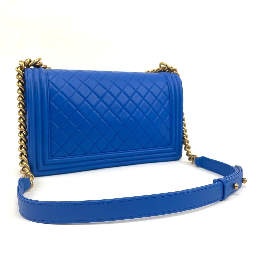 CHANEL New Medium Boy Bag - Blue