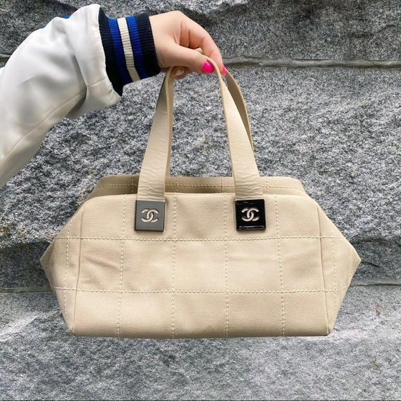 CHANEL vintage beige handbag