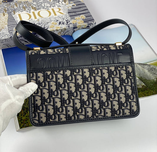 Dior 30 MONTAIGNE BAG blue